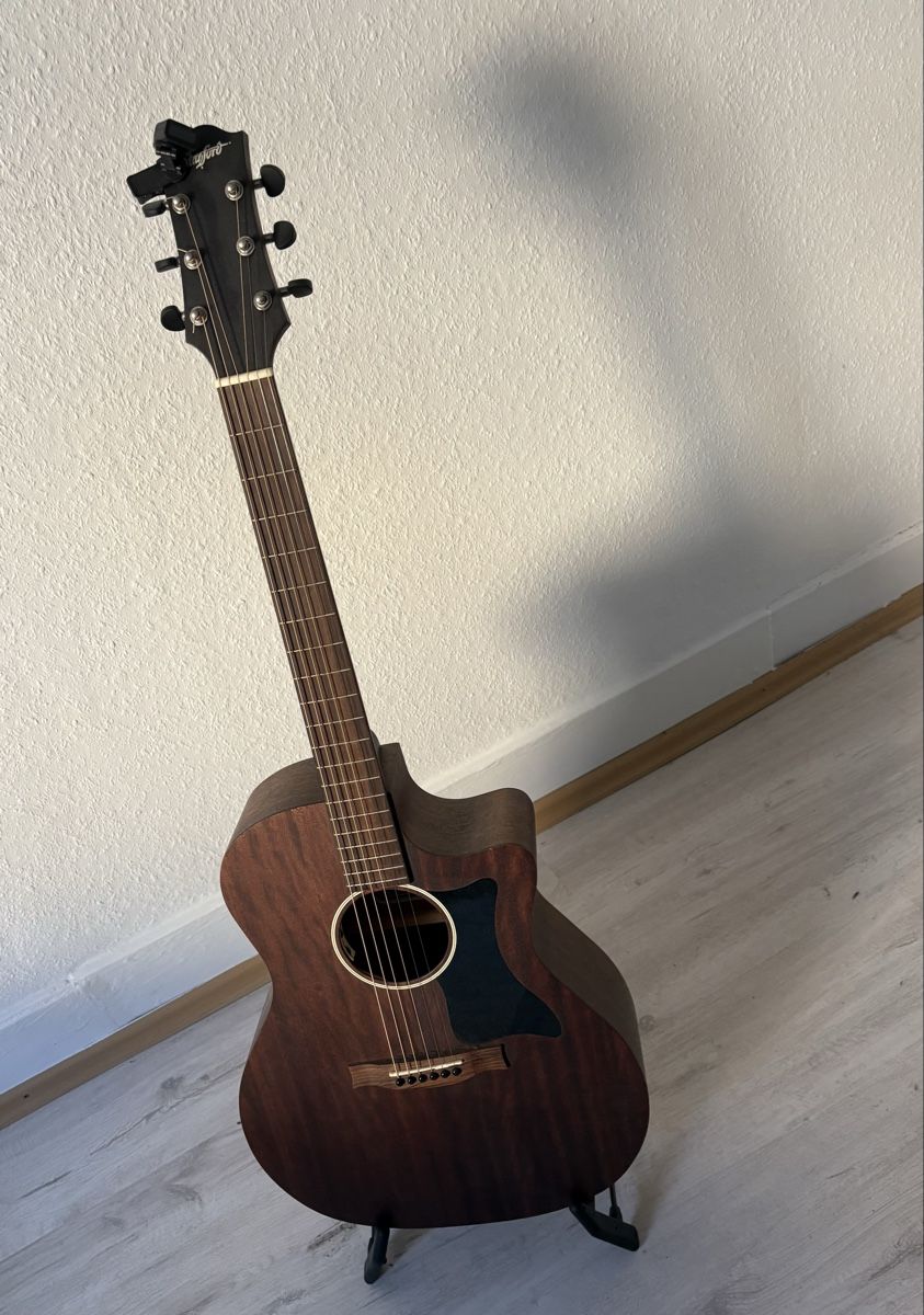 Instruments de musique: Gitarre aus Mahagony – Neuf (Voir description) à Basel par v3t_z9gg