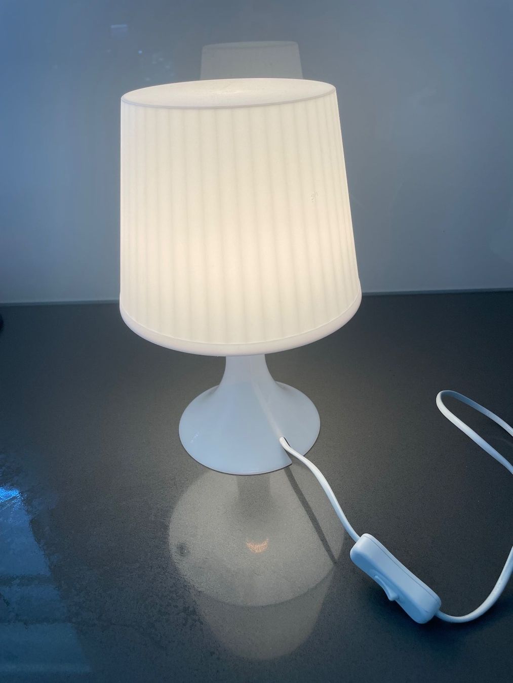Ikea Lampade: Tischleuchte weiss IKEA wie neu – Usato da Winkel venduto da Kade50 1