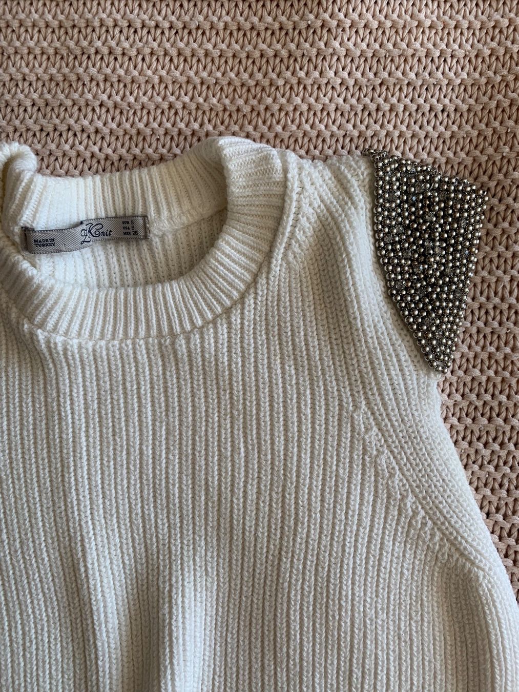 H&M Top: Pull blanc chic – Usato da Montreux venduto da iza_peche8 1