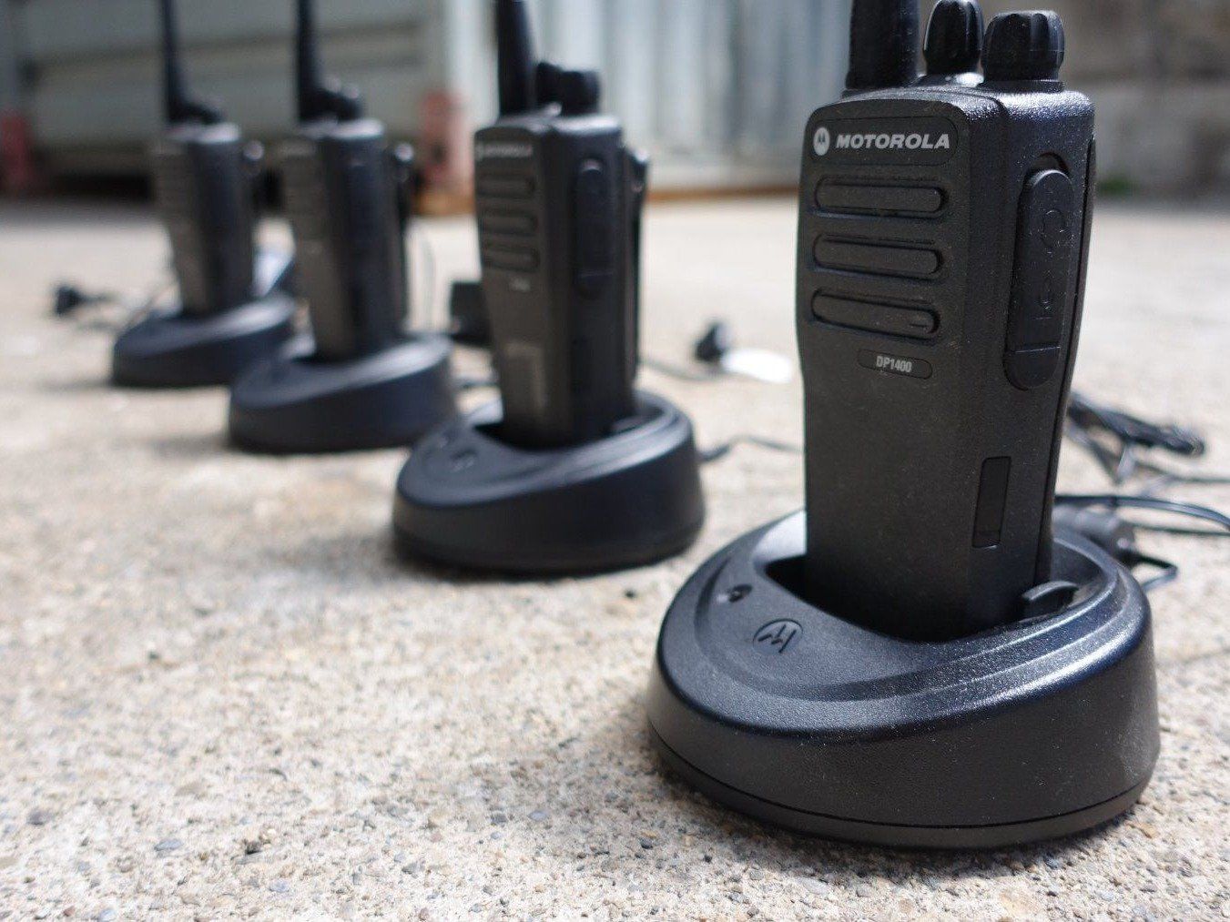 Motorola Radiocomunicazione: 4x Motorola DP1400 Gesamtpaket – Usato da Zürich venduto da HalsundbeinbruchFilm 2