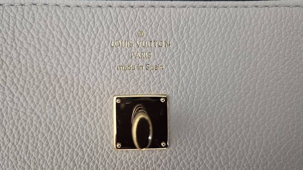 Louis Vuitton Borse da donna: Louis  Vuitton  Lockme Phone – Usato da Greppen venduto da hploetscher 3