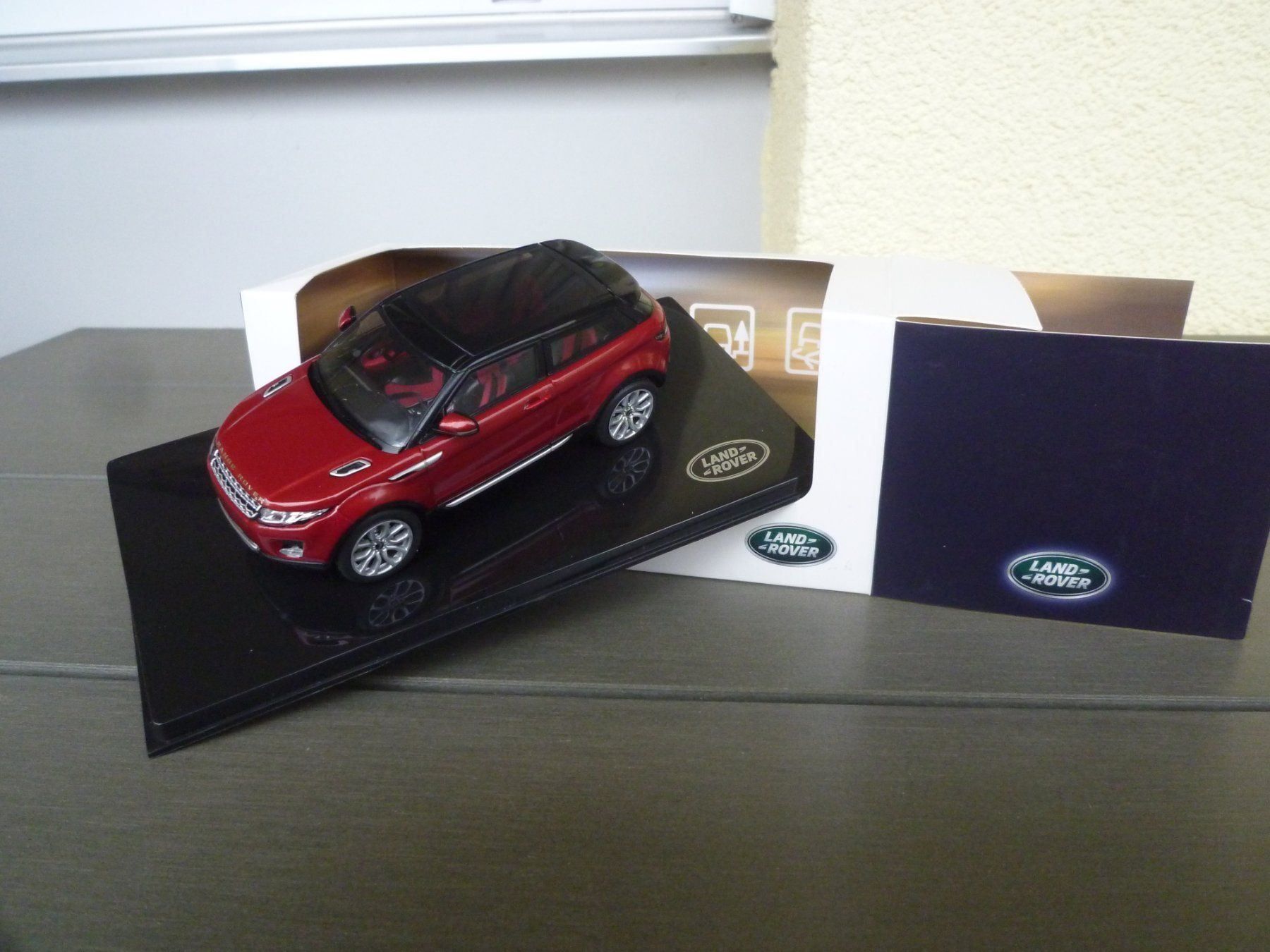 Land Rover Modellini d'auto: Range Rover Evoque – Nuovo e nell'imballaggio originale da Flawil venduto da Imperiosud