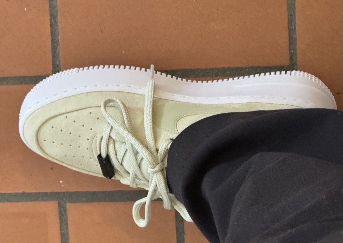 Nike Damenschuhe: Nike Air Force 1 Low Sage - Olive – Neu (gemäss Beschreibung) aus Genève von lei_p98q 3