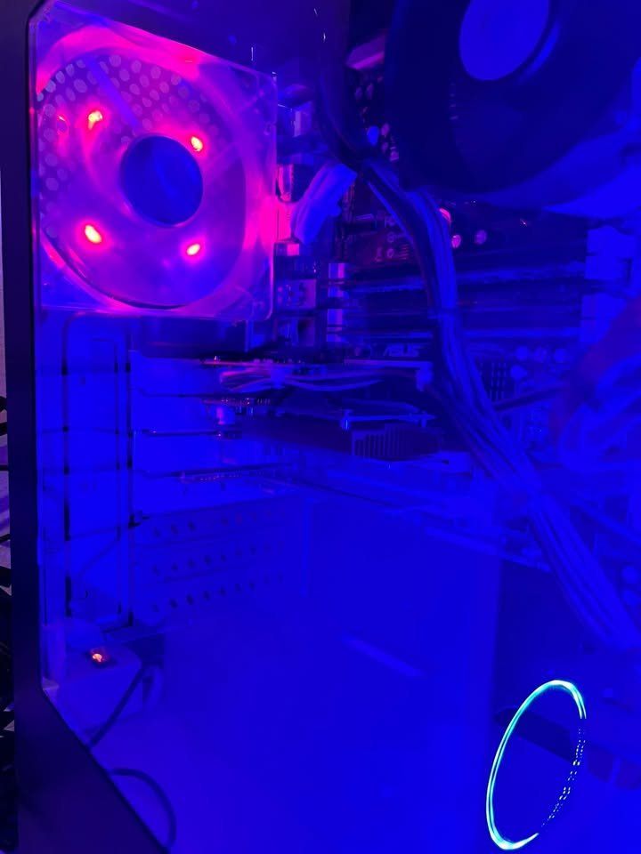 Custodie: PC Postazione LED – Usato da Lugano venduto da cjporko 5