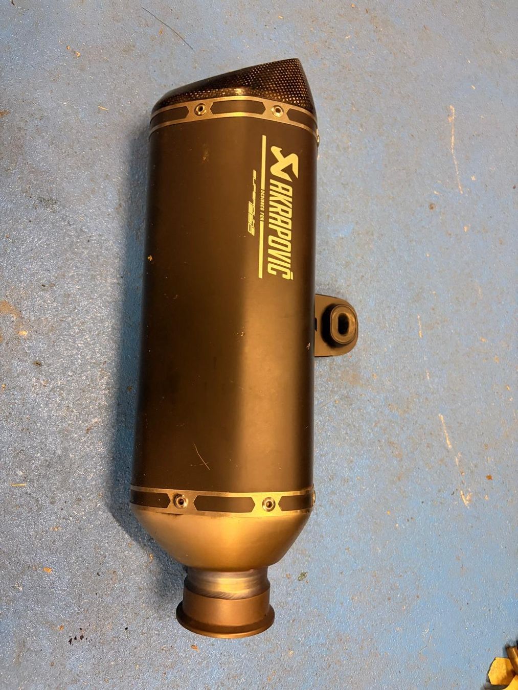 Auspuffanlagen: Akrapovic Auspuffanlage – Gebraucht aus Hasle LU von x-tramotos
