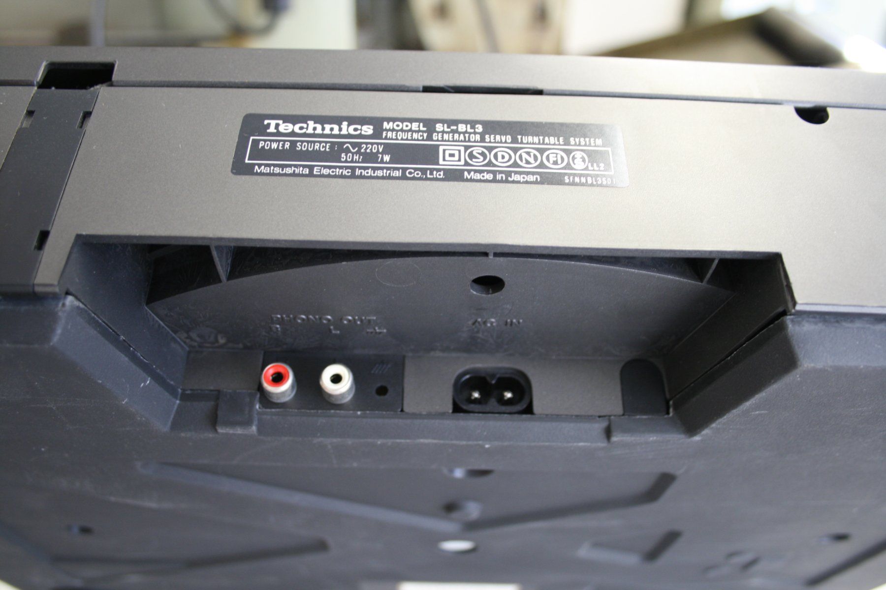 Technics Giradischi: Plattenspieler Technics SL-BL3 schwarz gebraucht – Usato da Greppen venduto da Sonnenterrasse 3
