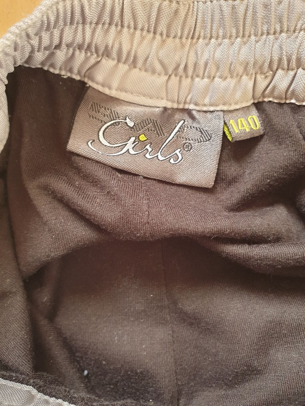 Pantaloni: Coole Mädchen Cargohose Gr. 140, grau – Usato da Wettingen venduto da tg_sd 2
