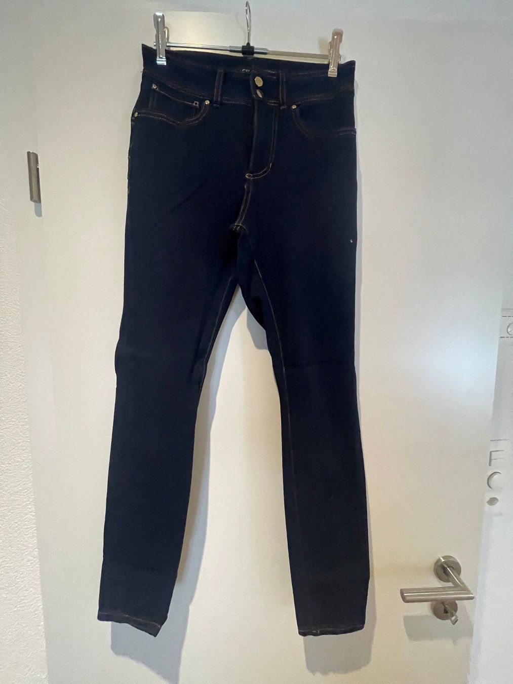 Guess Jeans: Jeans Guess Gr. 36 – Usato da Kaltbrunn venduto da silka03 1