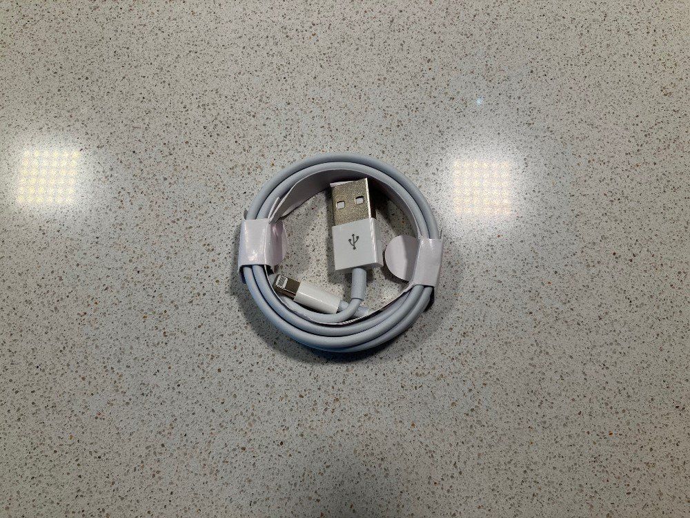 Apple Cavi: Apple Original Kabel iPhone Lightning Usb NEU – Nuovo e nell'imballaggio originale da Lugano venduto da gianlu3