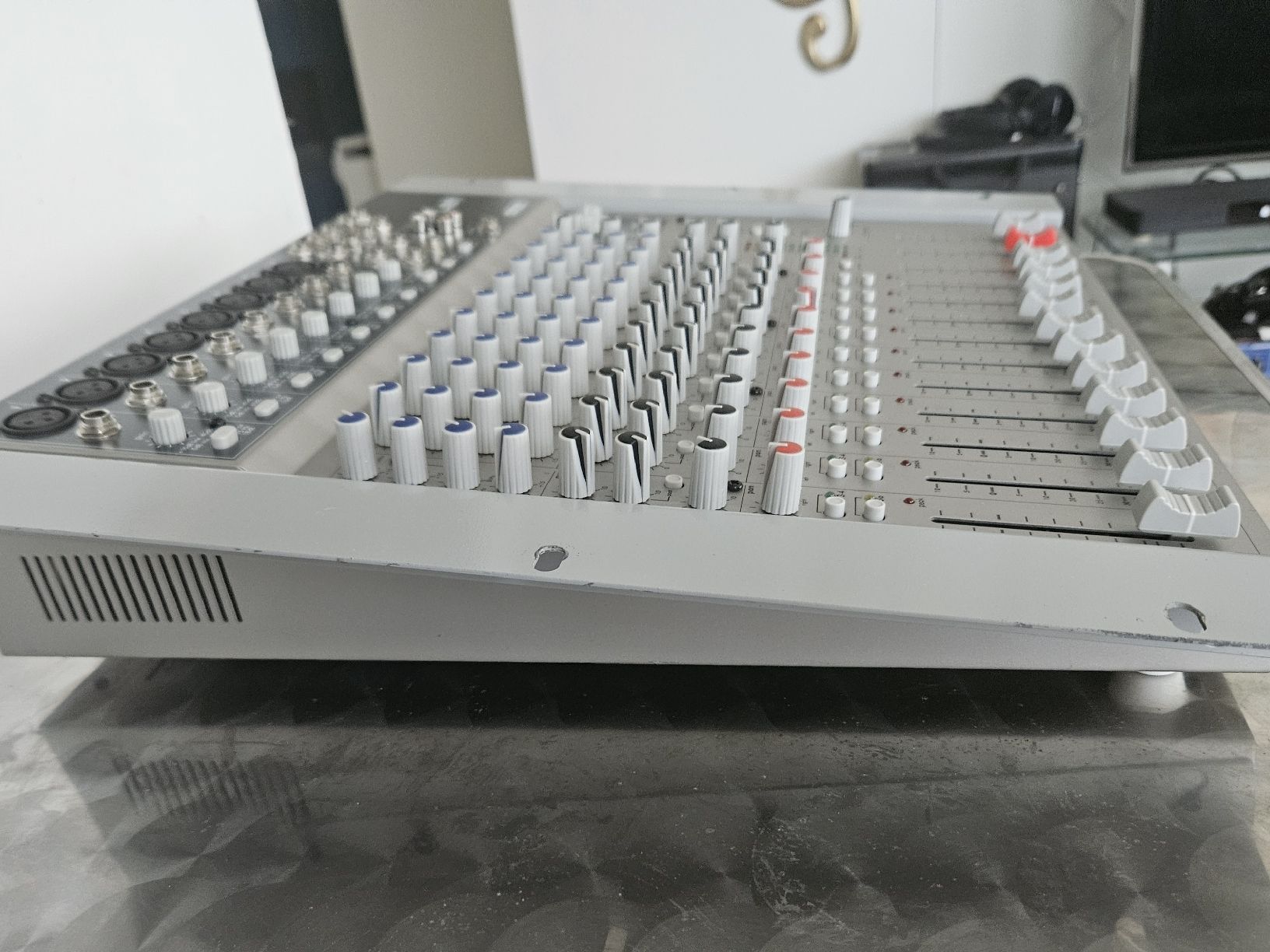 Lem Console di mixaggio: LEM 12-KANALMIXER RD 122 FX – Usato da Zürich venduto da Freblu48 2