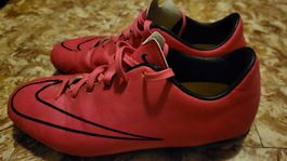 NIKE Fussballschuhe Gr. 38.5
