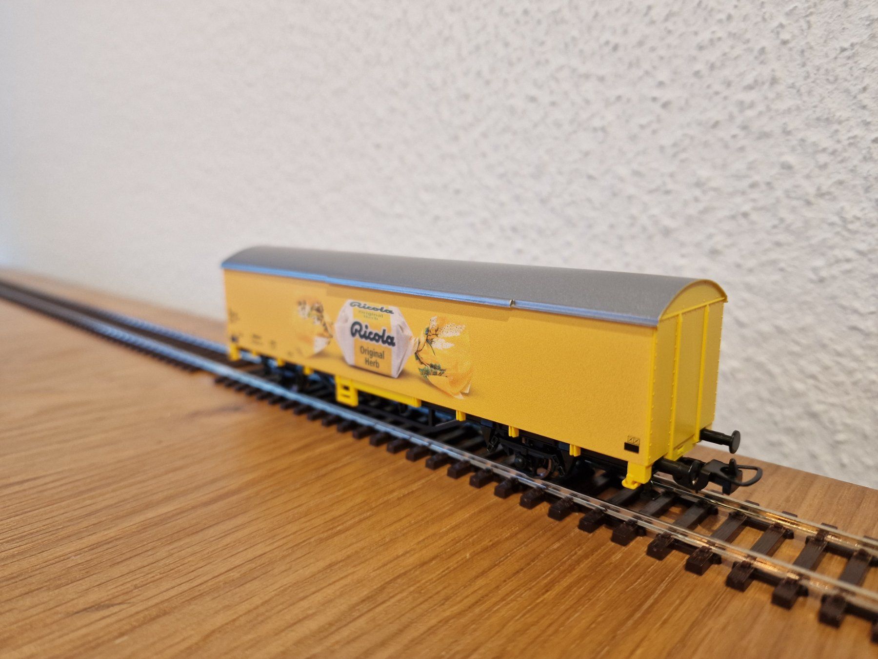 Piko Modellini di ferrovie: SBB Güterwagen Ricola H0 – Nuovo e nell'imballaggio originale da Matten b. Interlaken venduto da lor_hr9w 2