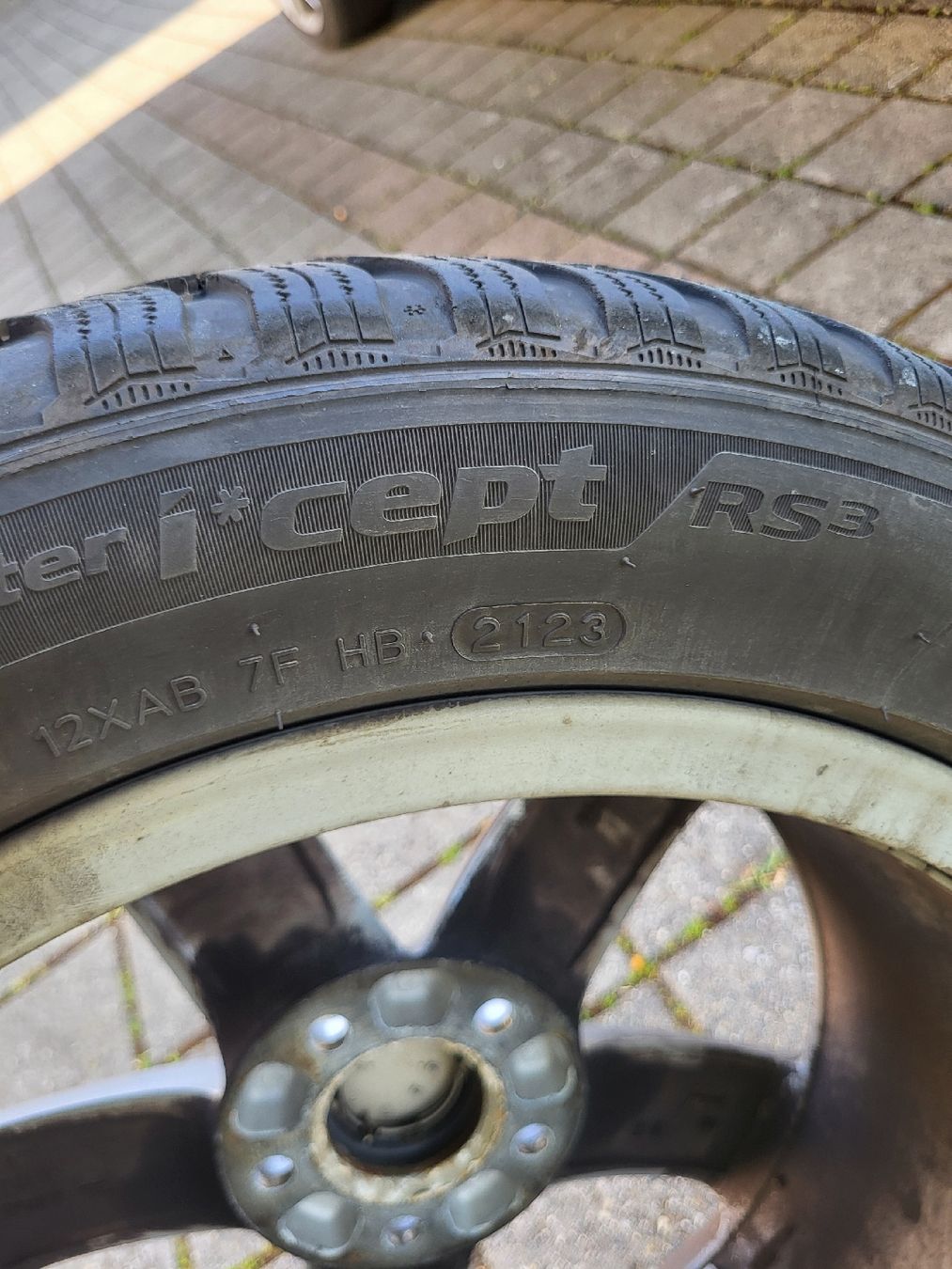 Hankook Pneus & Kompletträder: pneus 225/50 R17 sur jantes – Gebraucht aus Delemont von Qam_qy7k 5
