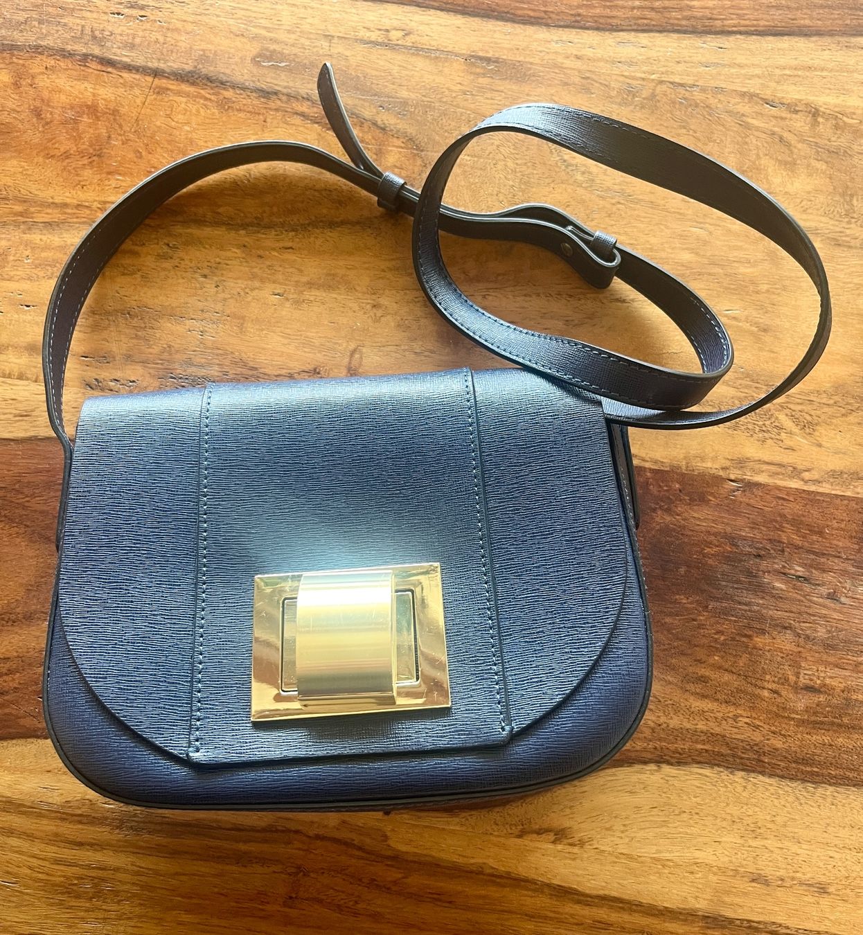 Gianni Chiarini Sacs femmes: Gianni Chiarini Lederhandtasche – D'occasion à Horw par mel_j56q