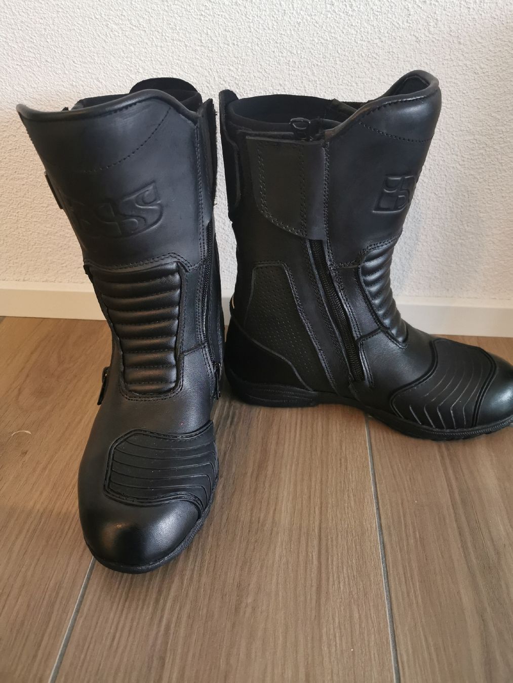 IXS Scarpe da donna: Motorradstiefel – Usato da Schenkon venduto da knofer21