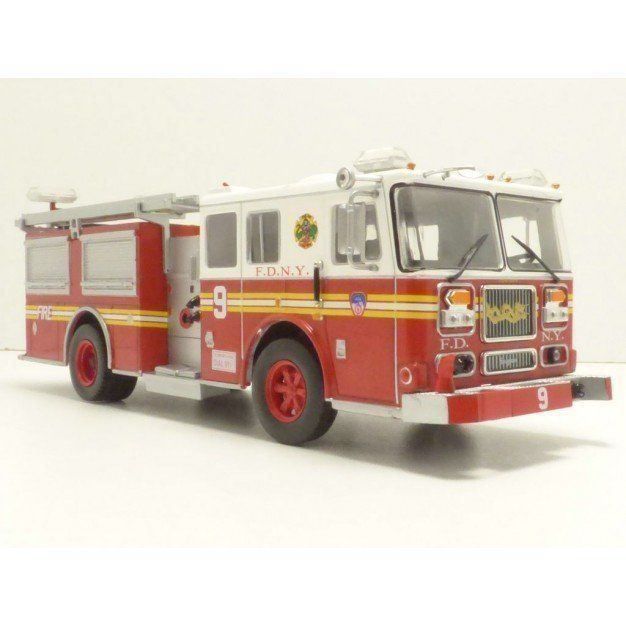 BBURAGO Range Rover Pompier NY 54 Rouge 1/25 (0104