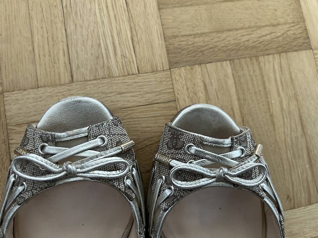 Scarpe da donna: Sandalette Guess – Usato da Neuchâtel venduto da zib_lzs8 3