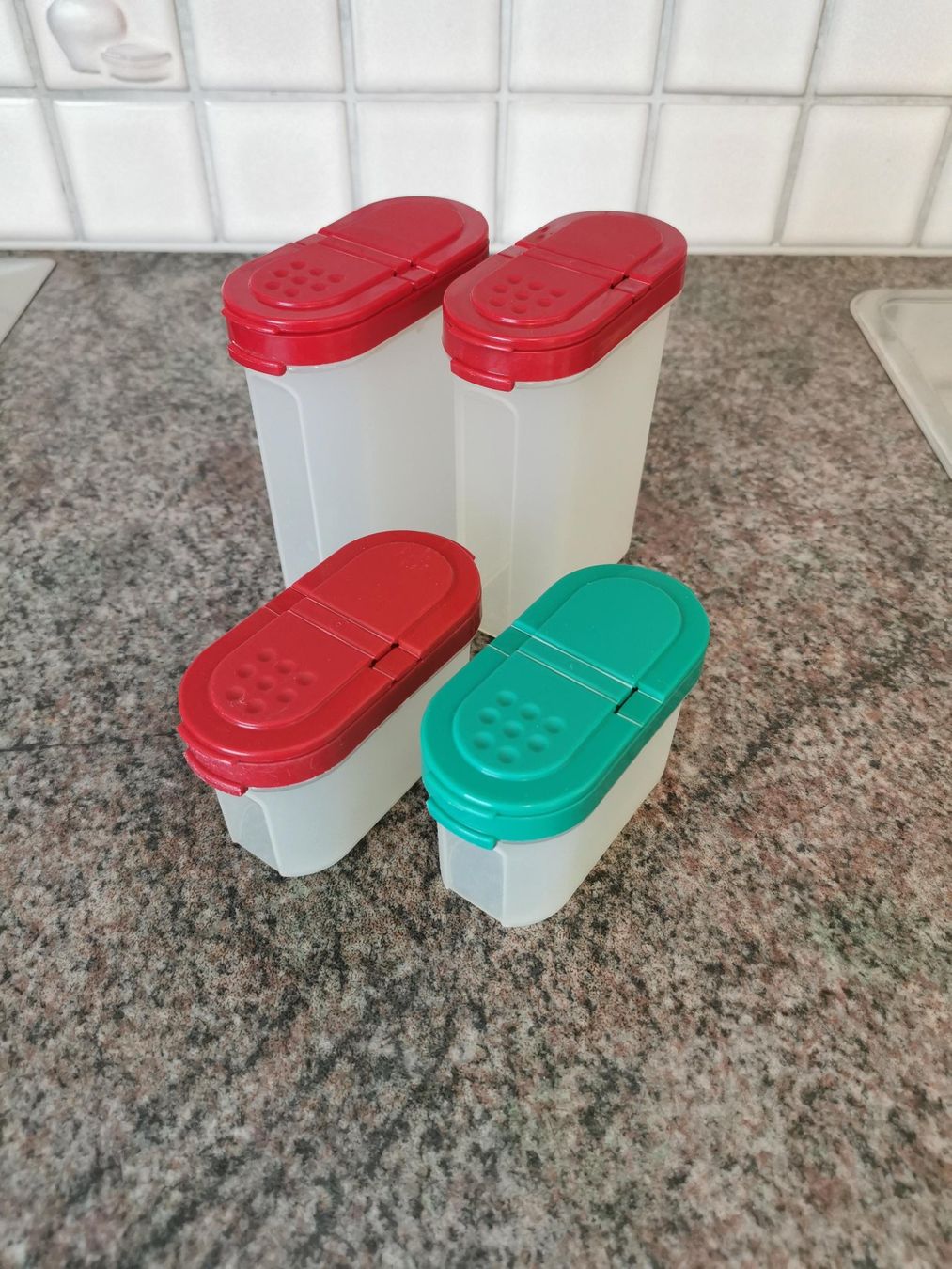 Tupperware Recipients et similaires: Tupperware Gewürzstreuer - Top – D'occasion à Birsfelden par mel_ndx7 2
