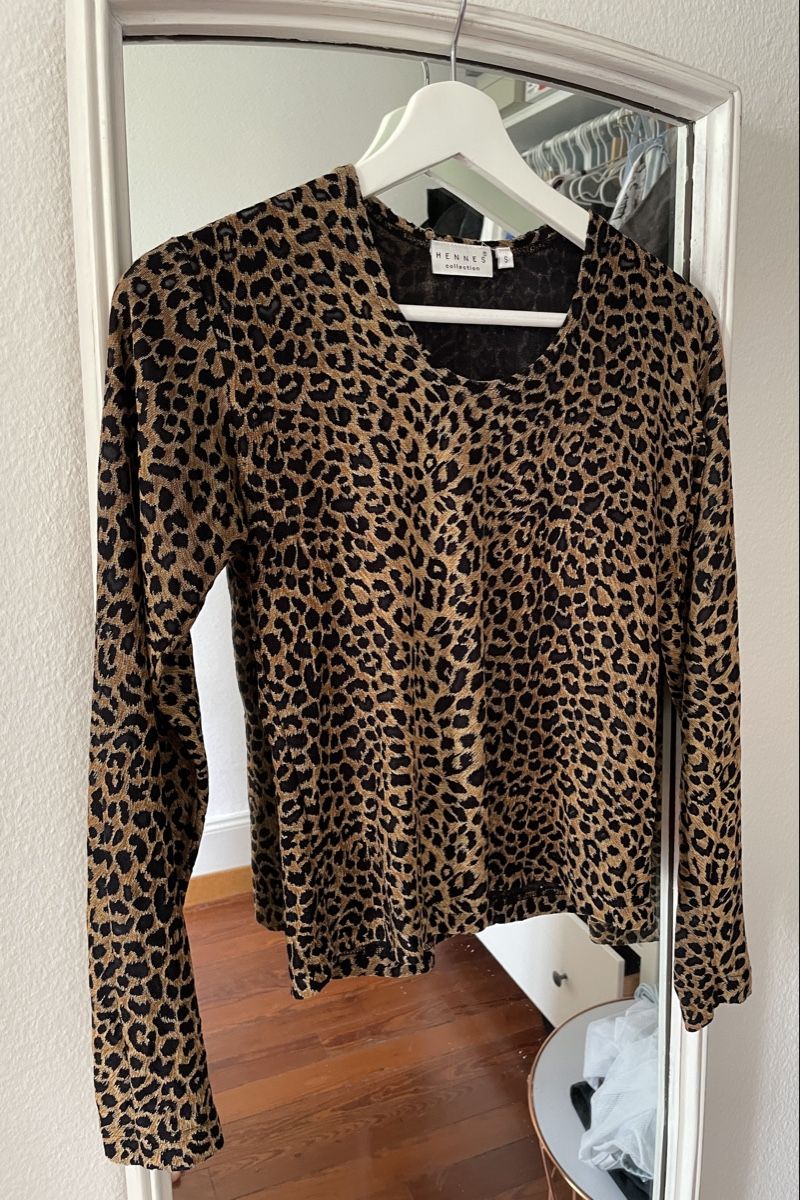 Maglioni & Felpe: Damen Langarmshirt Leo-Muster Grösse M – Usato da Bern venduto da Corinn_na