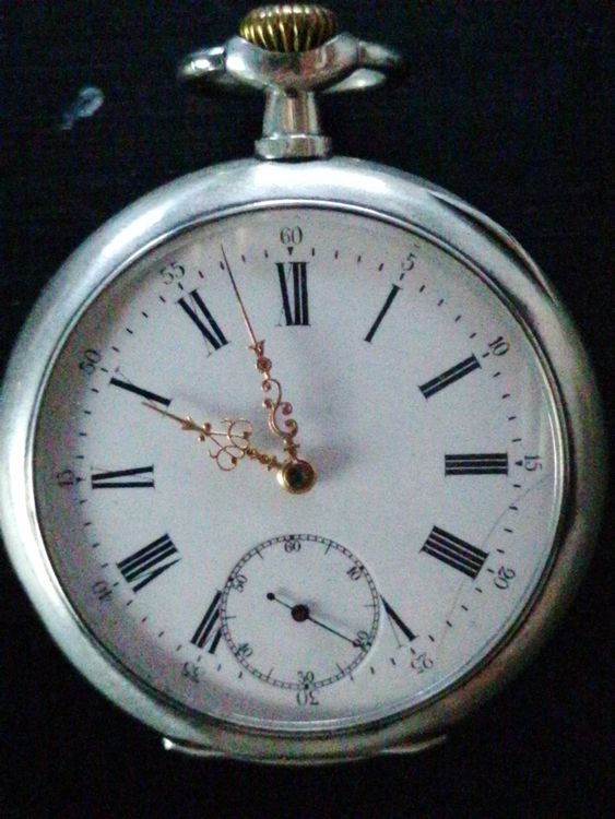 Montre mécanique en argent 800 - France