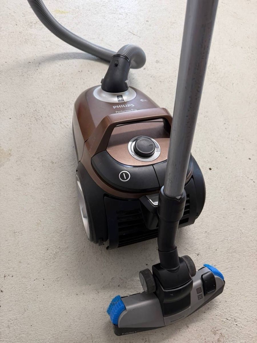 Philips Aspirapolveri & Accessori: Staubsauger Philips PerformerPro (56) – Usato da Glattfelden venduto da brockischweiz 1