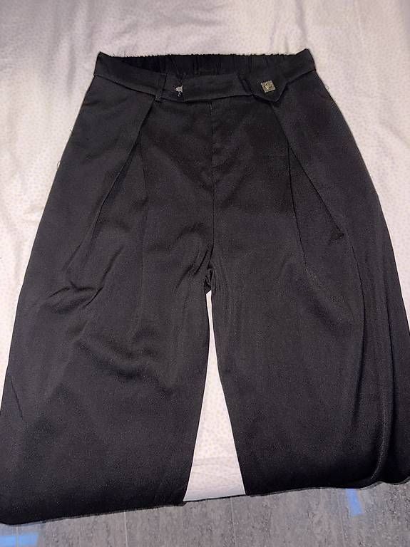 Hosen: Buntfaltenhose in Schwarz – Gebraucht aus Obergerlafingen von raj_5njg