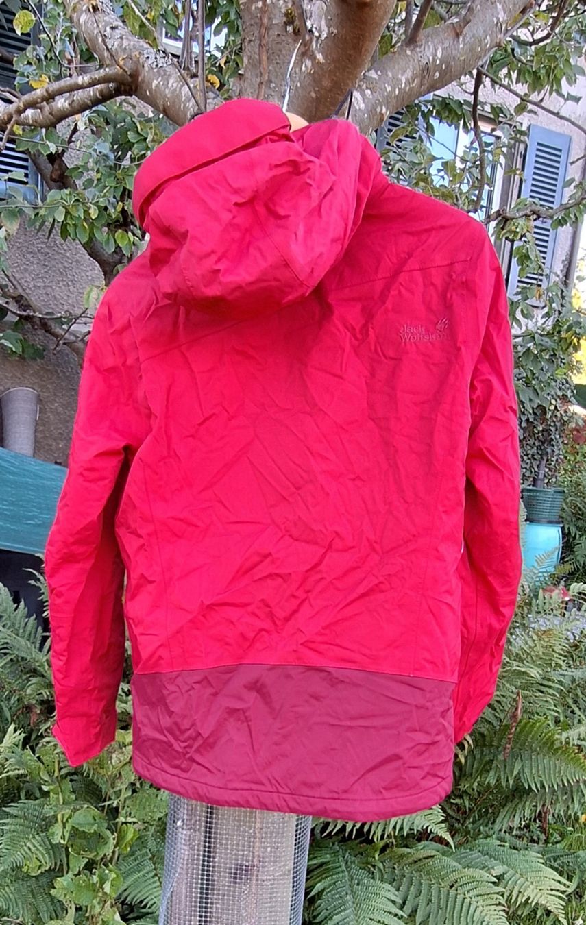 Jack Wolfskin Giacche: Jack Wolfskin Winterjacke rot Gr. M – Usato da Bern venduto da Hope10 1
