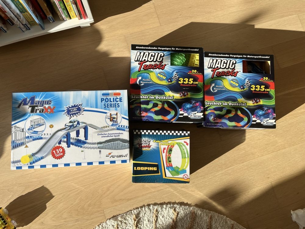 Magic Tracks 4 Sets komplett und Neuwertig (Neu (gemäss Beschreibung ...