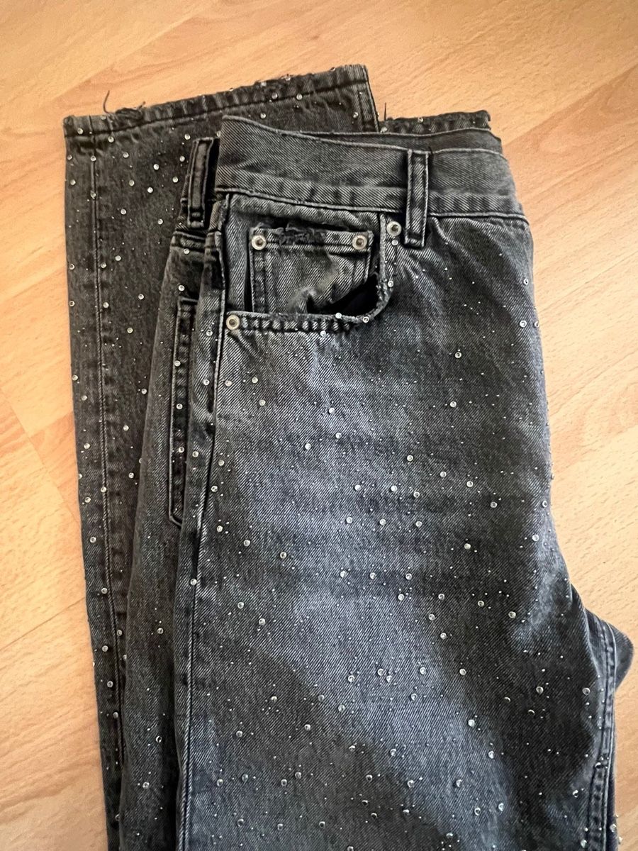 Zara Jeans: Jeans noir avec strass, ZARA, taille 36 – D'occasion à Hauterive NE par Lipal 2