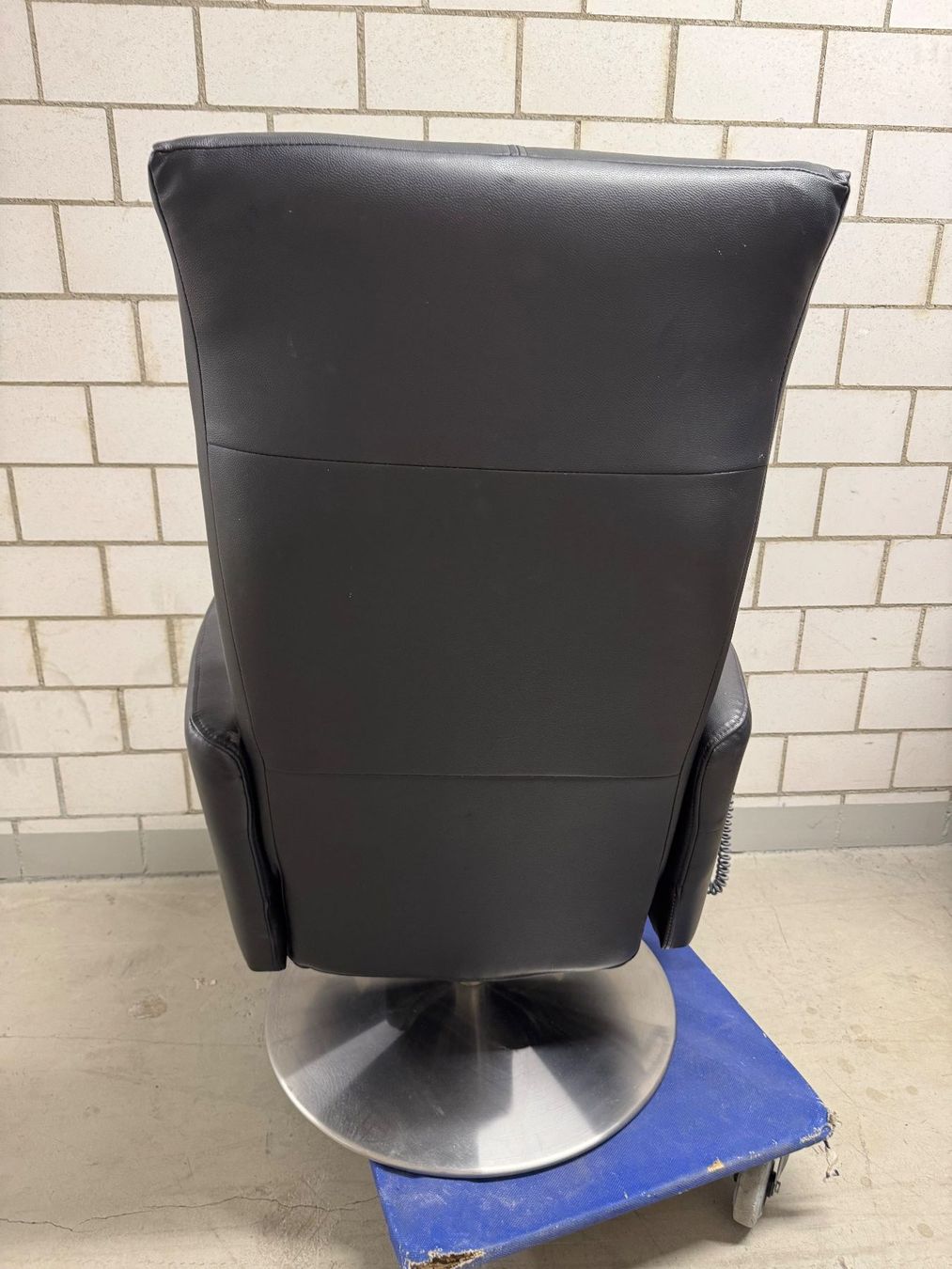 Poltrone: Fernsehsessel Leder – Usato da Volketswil venduto da CHEF2222 4