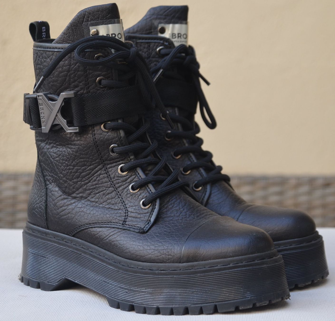 Scarpe da donna: Boots Bronx bottes .37 – Usato da Collonges venduto da arashee 1