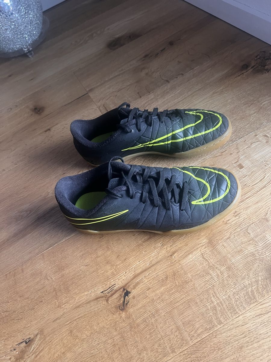 Nike Herrenschuhe: Nike Hallenschuhe  – Gebraucht aus Würenlos von Donas1991 1