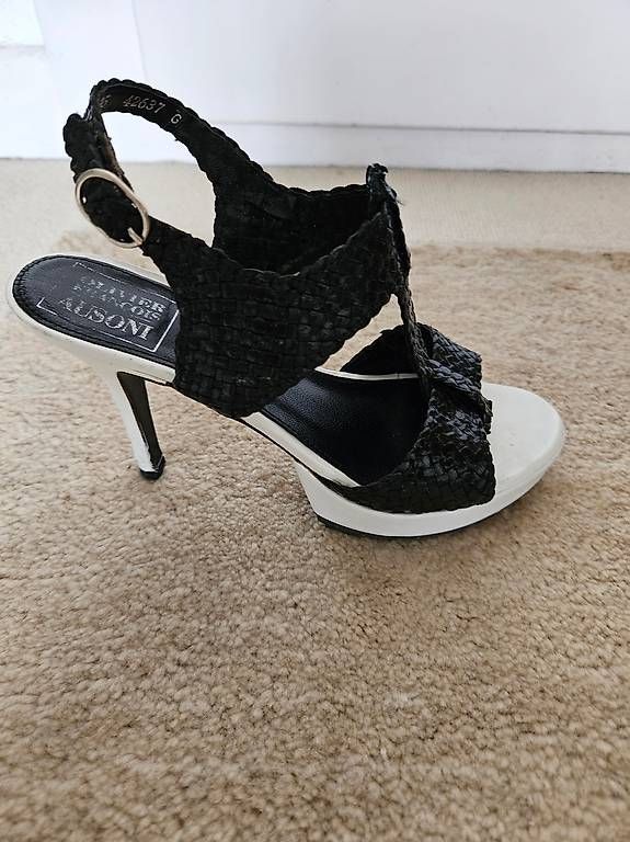 Damenschuhe: Sandales Ausoni noir et blanc – Gebraucht aus lausanne von josianemuller 2