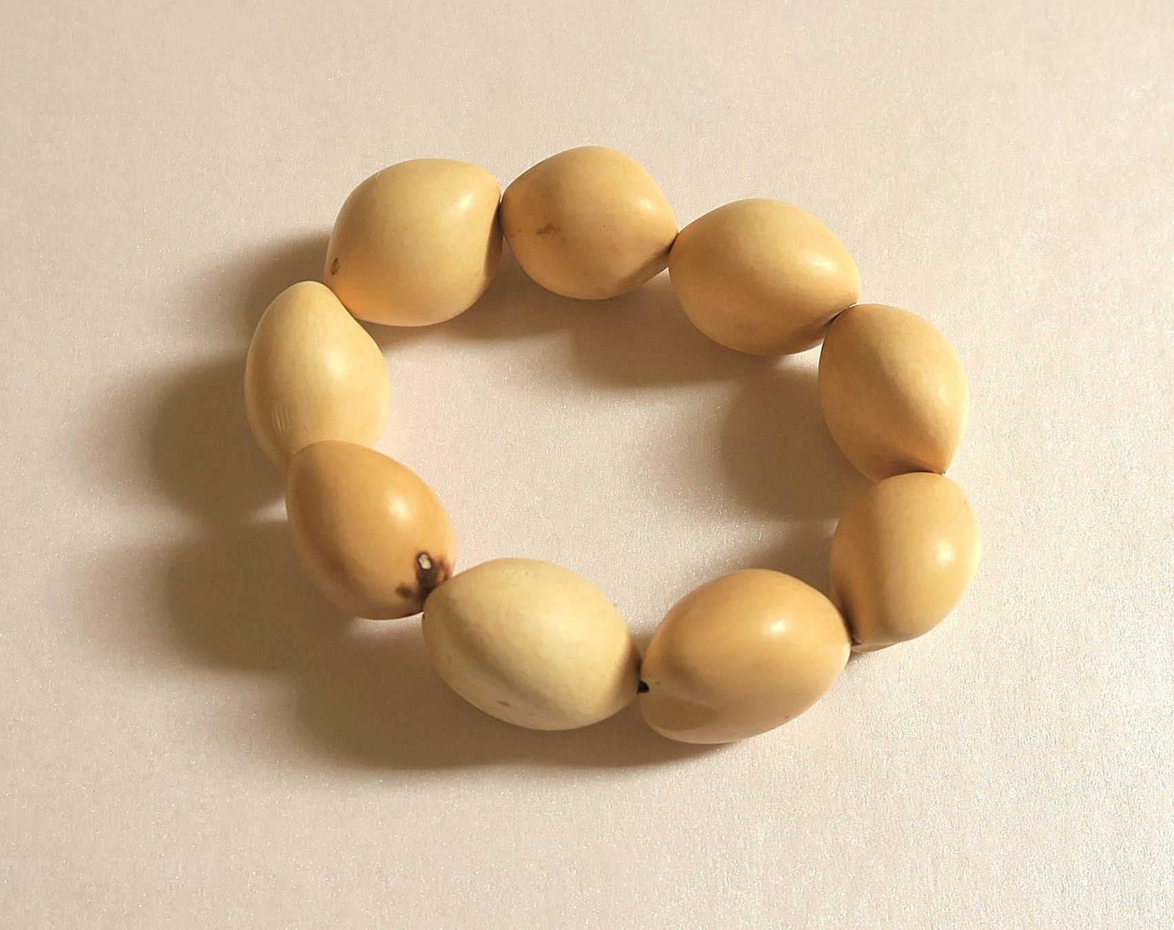 Armbänder & -reifen: Armband Kukui-Nuss – Gebraucht aus Brittnau von marlenestone 1