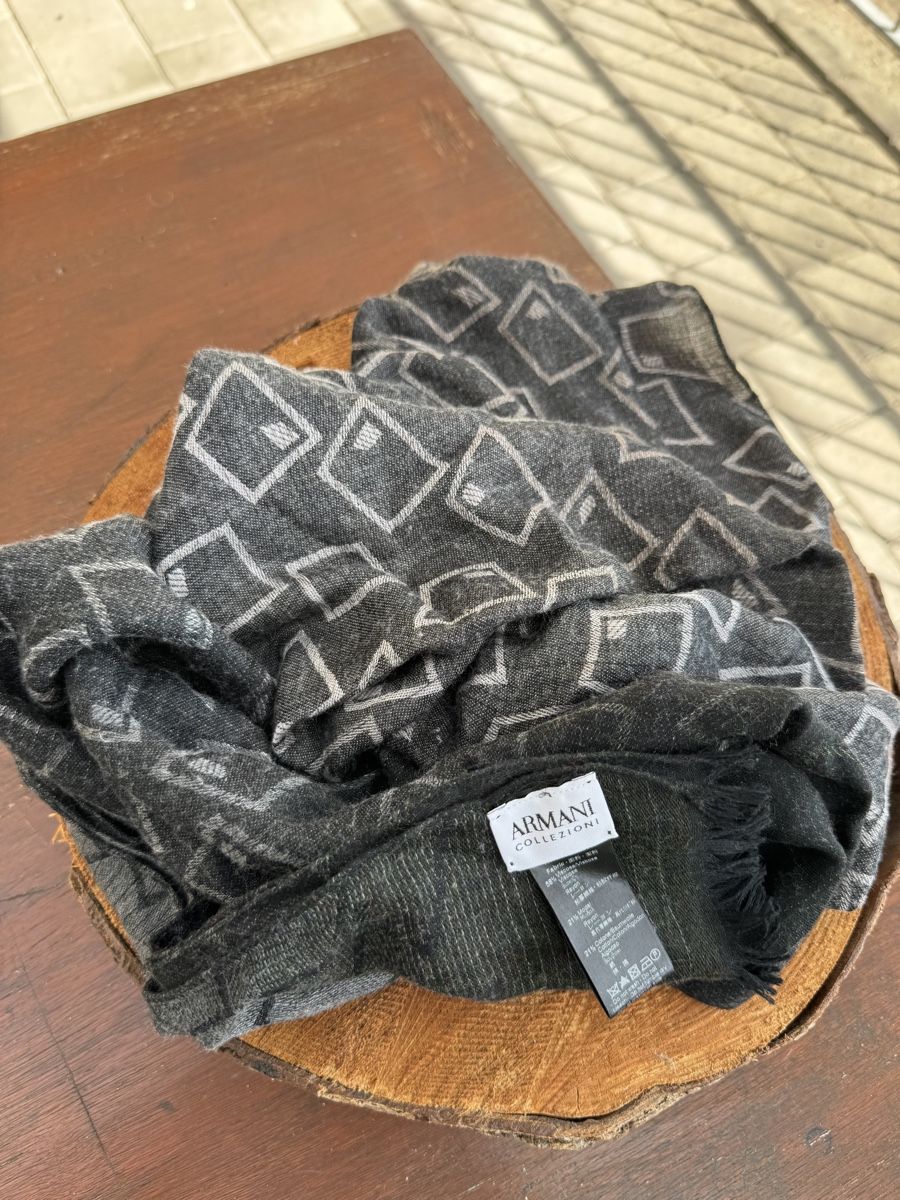 Armani Collezioni Schal grau mit Muster Oryginal Top zustand (Neuf ...