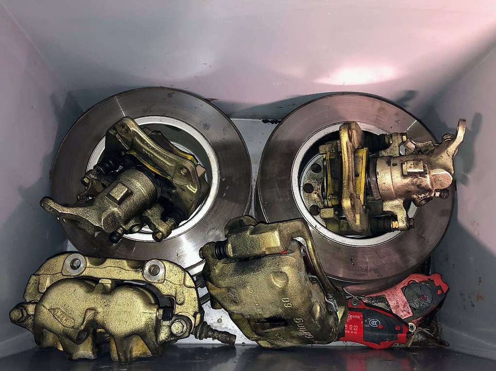Tutti pezzi di ricambio auto: Kit grosse Bremse Audi Urquattro Quattro – Usato da Cudrefin venduto da Rennsitz