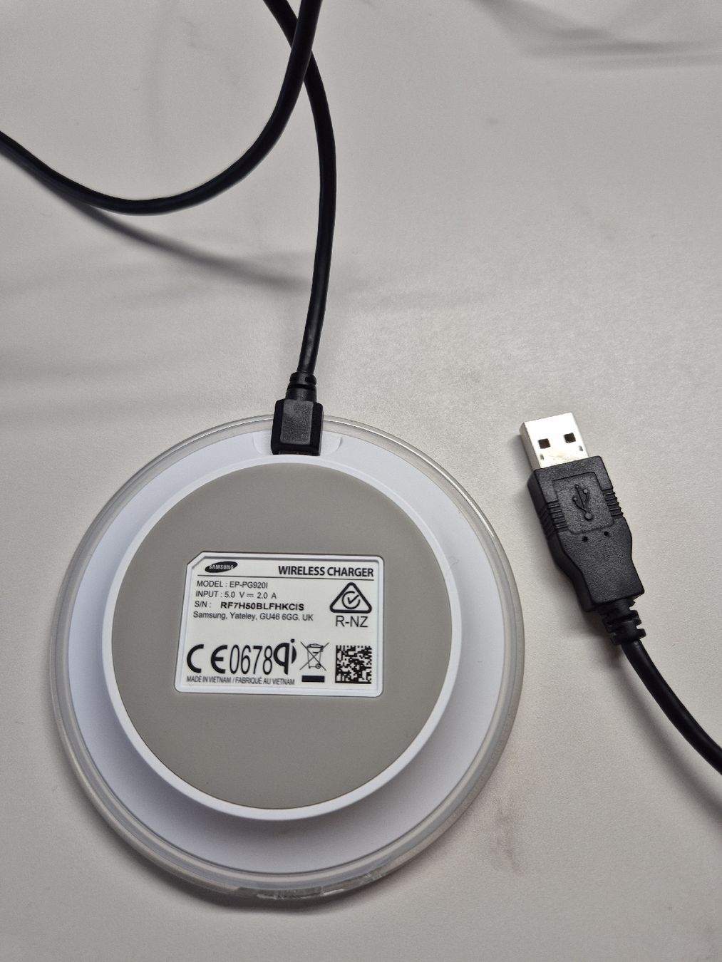 Samsung Caricabatterie: Samsung Wireless Charger Pad mit passendem Kabel – Usato da Belp venduto da itsmekuki_ 1
