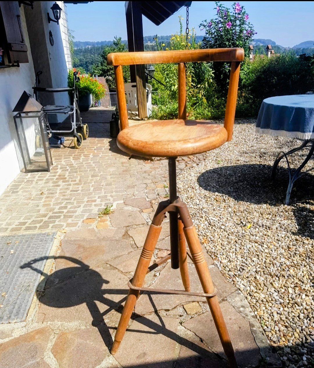 Chaises hautes: alter Kinder-Hochstuhl /Coiffeur) – D'occasion à Ehrendingen par fesch05