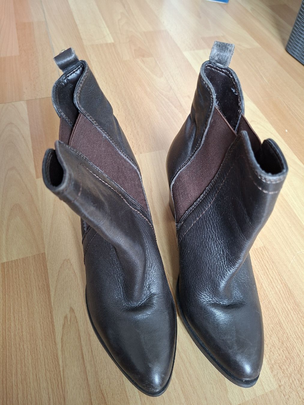 Scarpe da donna: Brown leather ankle boots, size 38 – Usato da Zürich venduto da ste_cpf9