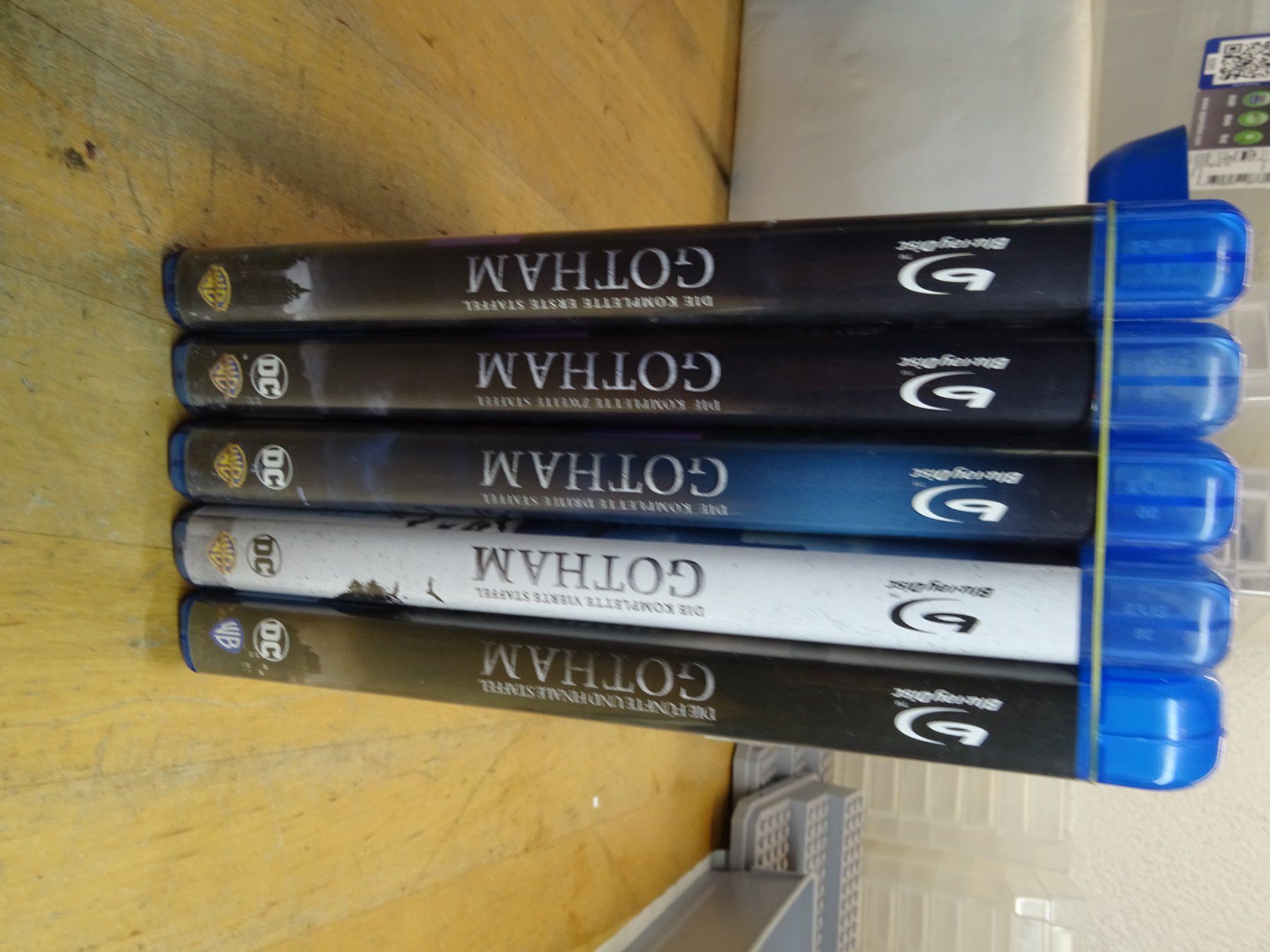 Tutti i DVDs: Gotham / Batman Staffel 1-5 Blu-Ray – Usato da Wohlen AG venduto da Bricktoys 1