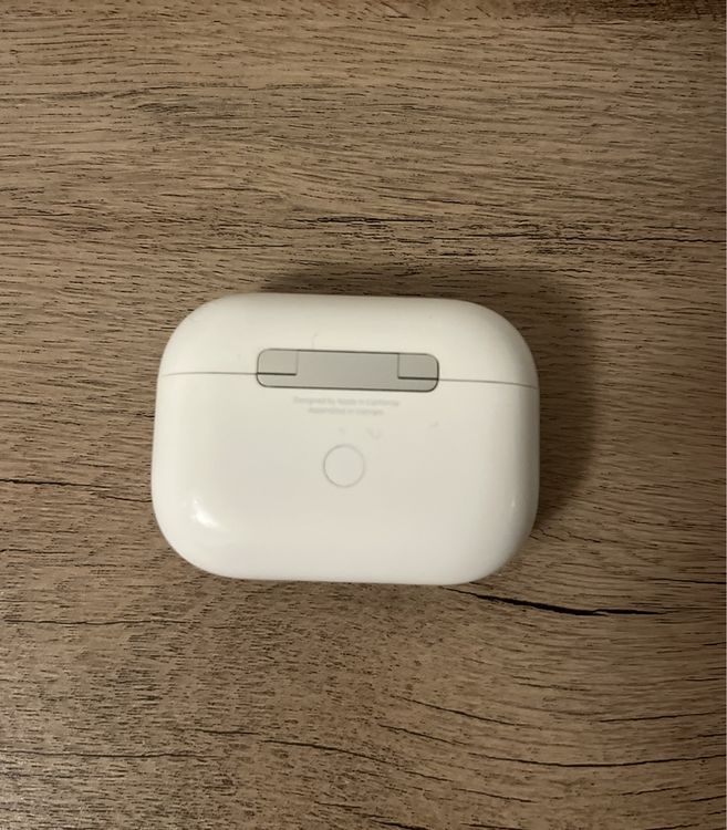 Apple Kopfhörer: Apple Airpods Pro Case (Gen. 1) *Top Zustand* – Gebraucht aus Wallisellen von Levian 1
