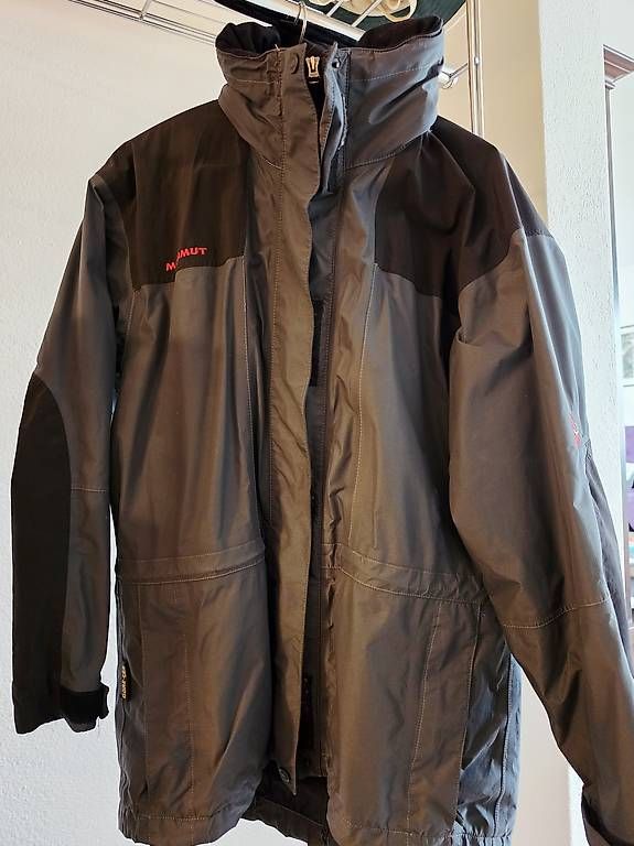Giacche: DAMEN MAMUT JACKE – Usato da Visp venduto da Glaci2212