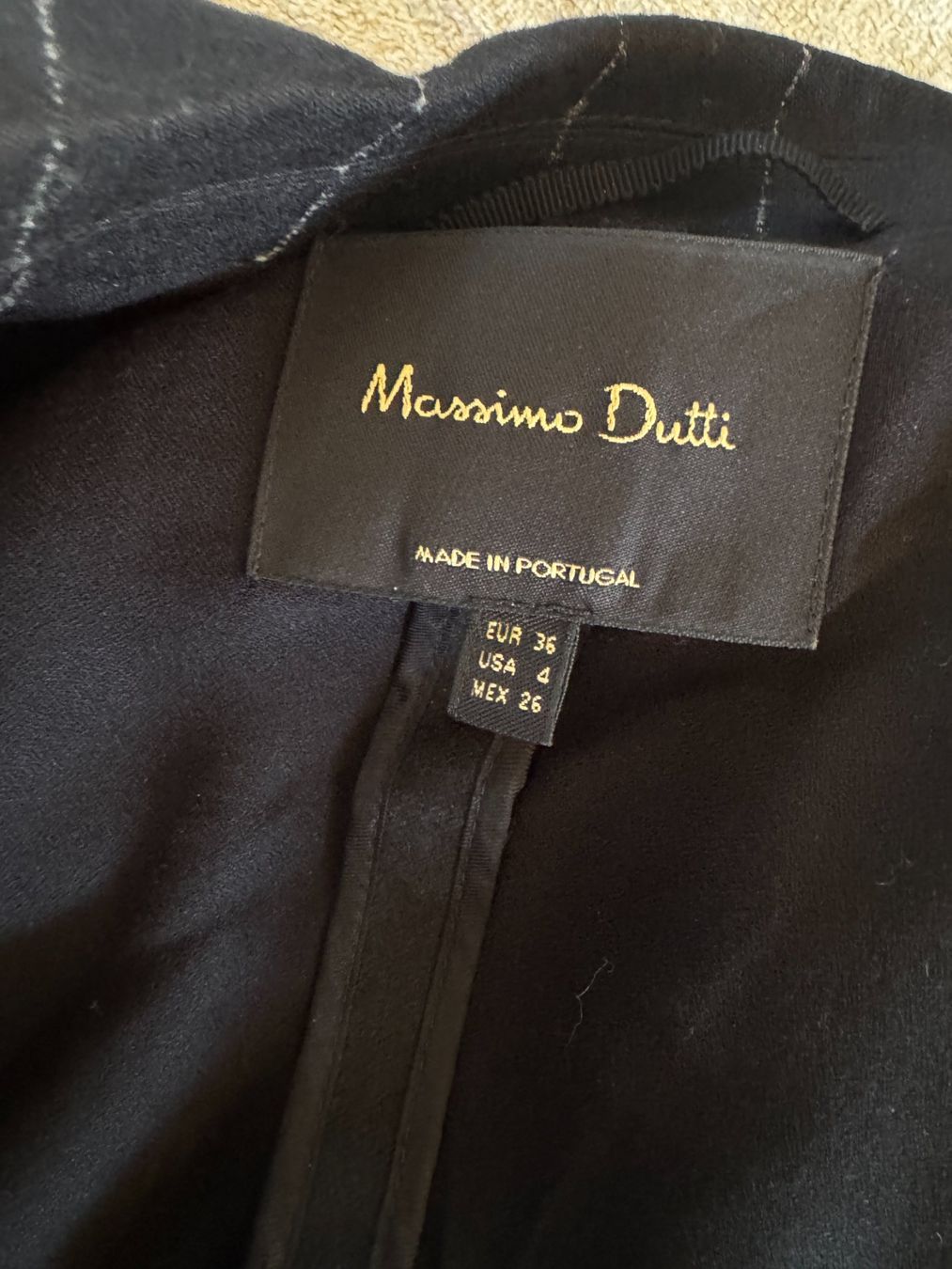 Massimo Dutti Completi & Tailleur: Massimo Dutti pinstripe suit – Usato da Pully venduto da ana_2kcm 2