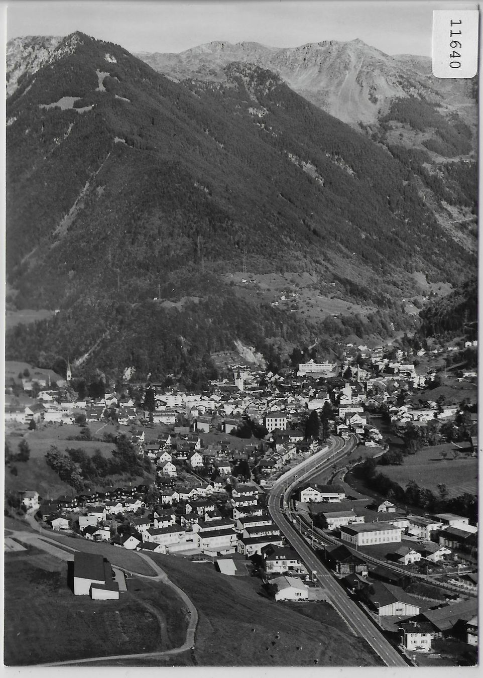 Cartoline postali: Flugaufnahme Schwanden GL – Antico da Ettingen venduto da Kartenplanet