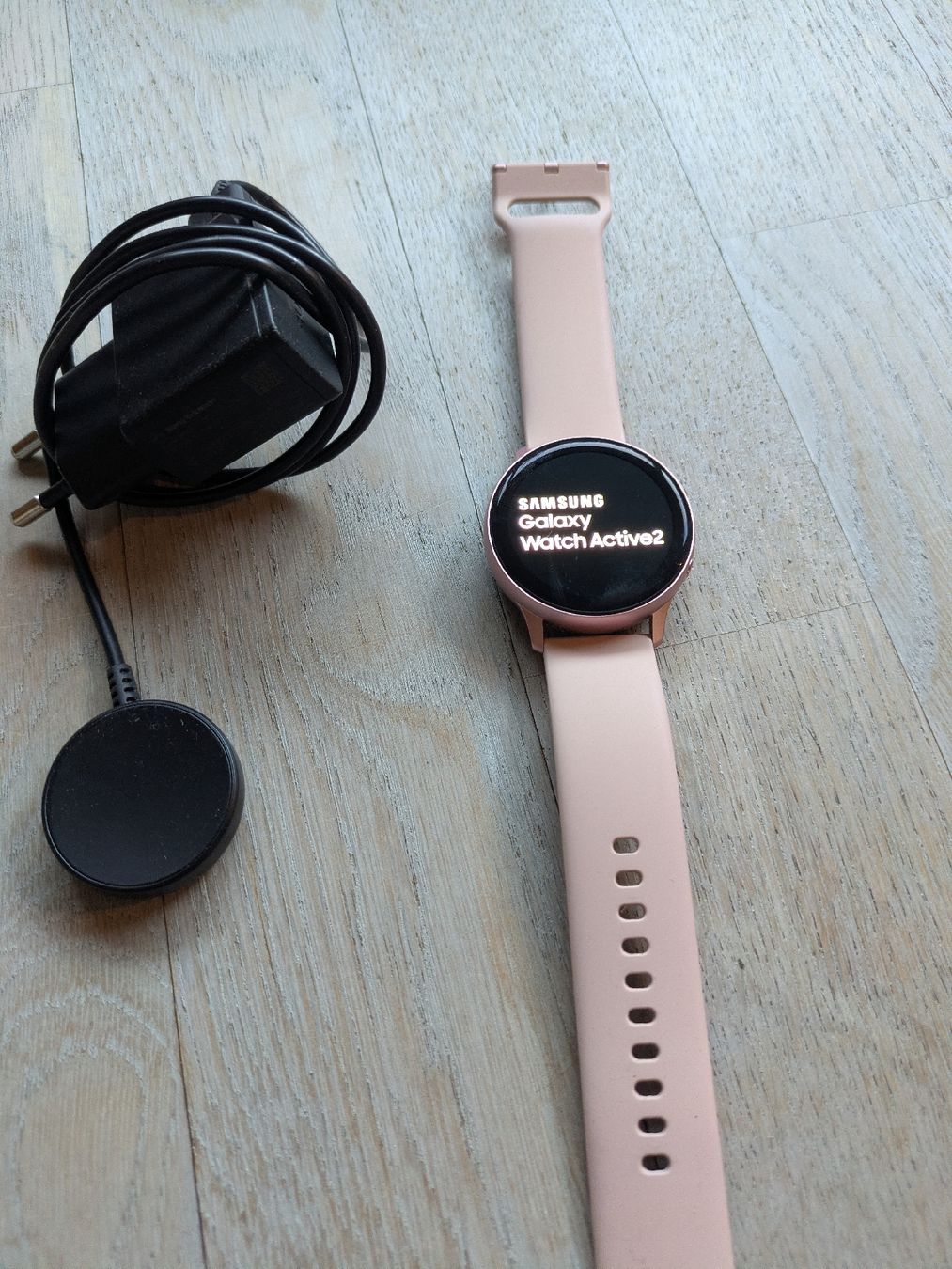 Samsung Smartwatch: Samsung Galaxy Watch Active 2 mit Rose Armband – Usato da Kirchlindach venduto da Chantalone 1