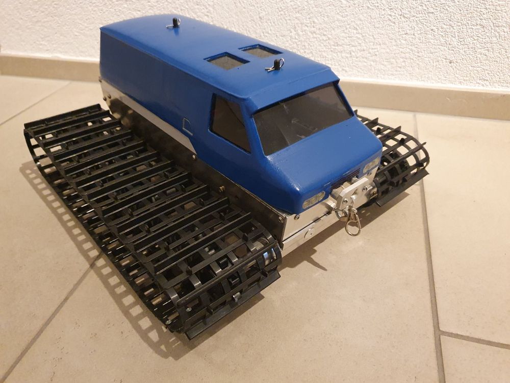 Archivo 3D gratis Bandeja Kyosho Blizzard Rx con abrazadera de