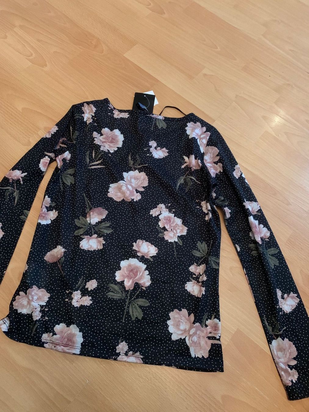 Pullover & Sweatshirts: Joli pull neuf t. xs – Gebraucht aus MEYRIN von Gwendo10 1