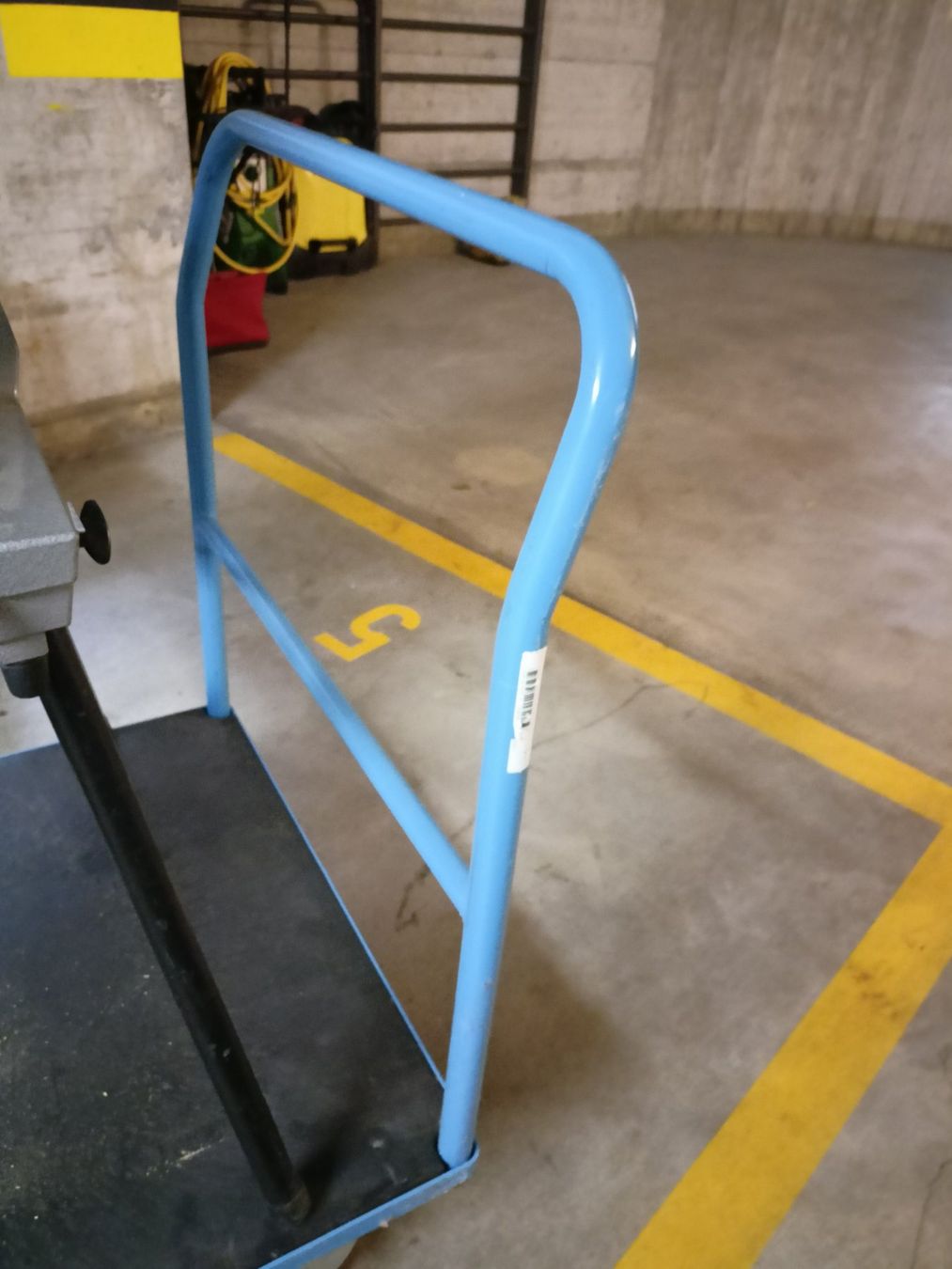 Alle Werkzeuge: Chariot de transport 2 roues directrices et freins – Gebraucht aus Biel/Bienne von fra_t25n 1