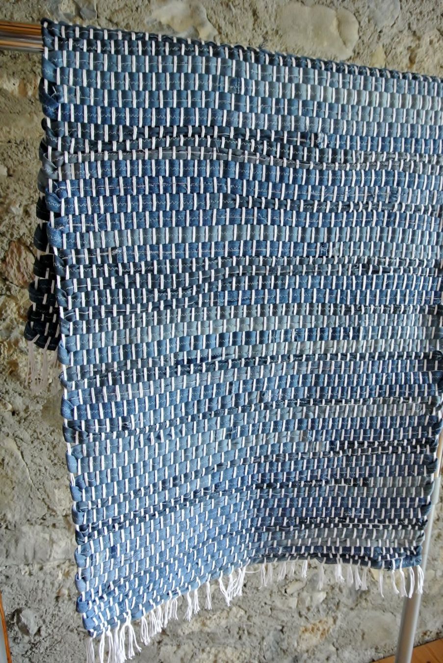Teppiche: JEANS Teppich oder Läufer IndustrieChick 125 x 61 cm *neu – Neu (gemäss Beschreibung) aus Zell ZH von fossilchen