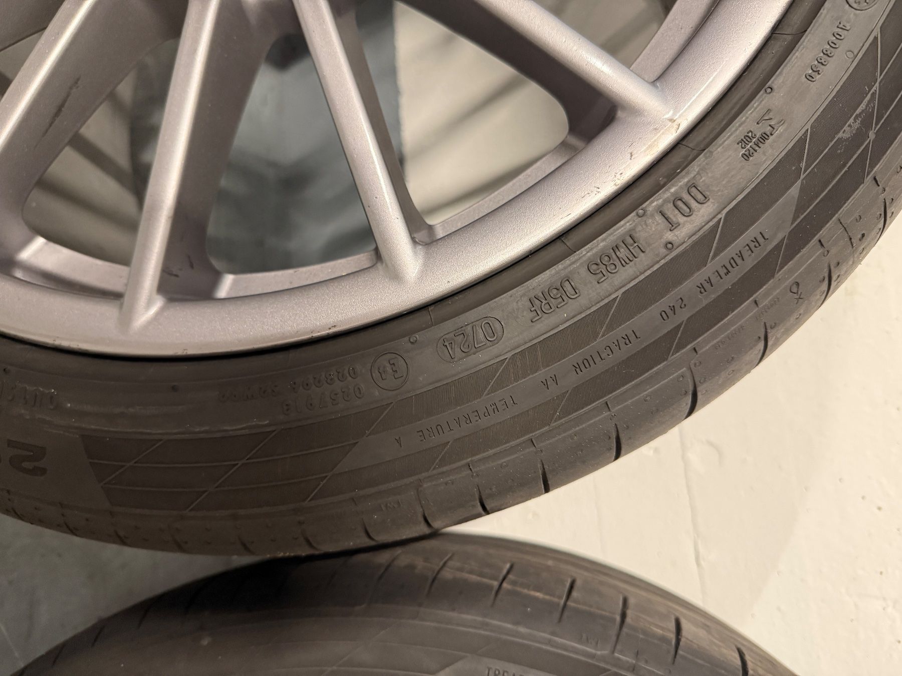 Porsche Pneumatici & Ruote complete: Porsche Panamera Kompletträder Sommer – Usato da Nürensdorf venduto da Jetti50 5